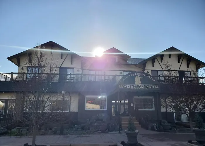 Three Forks Lewis & Clark Motel