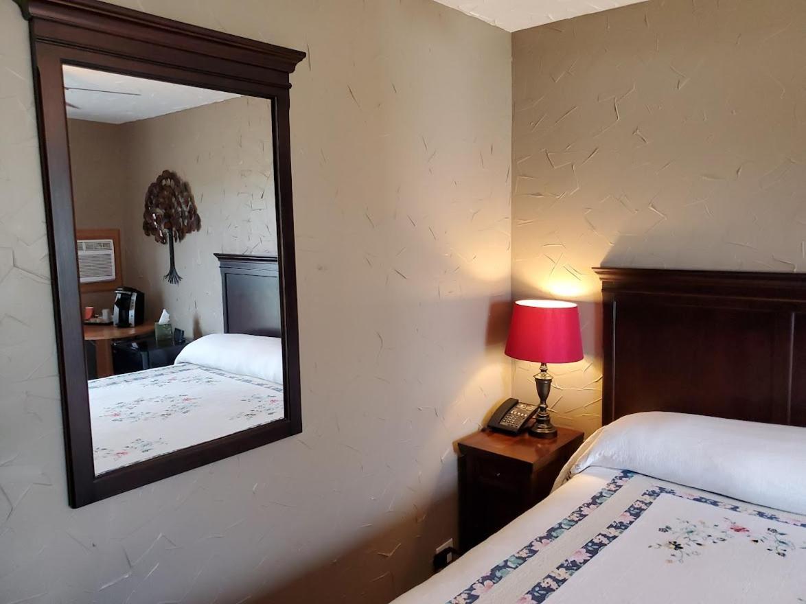 Lewis & Clark Motel
