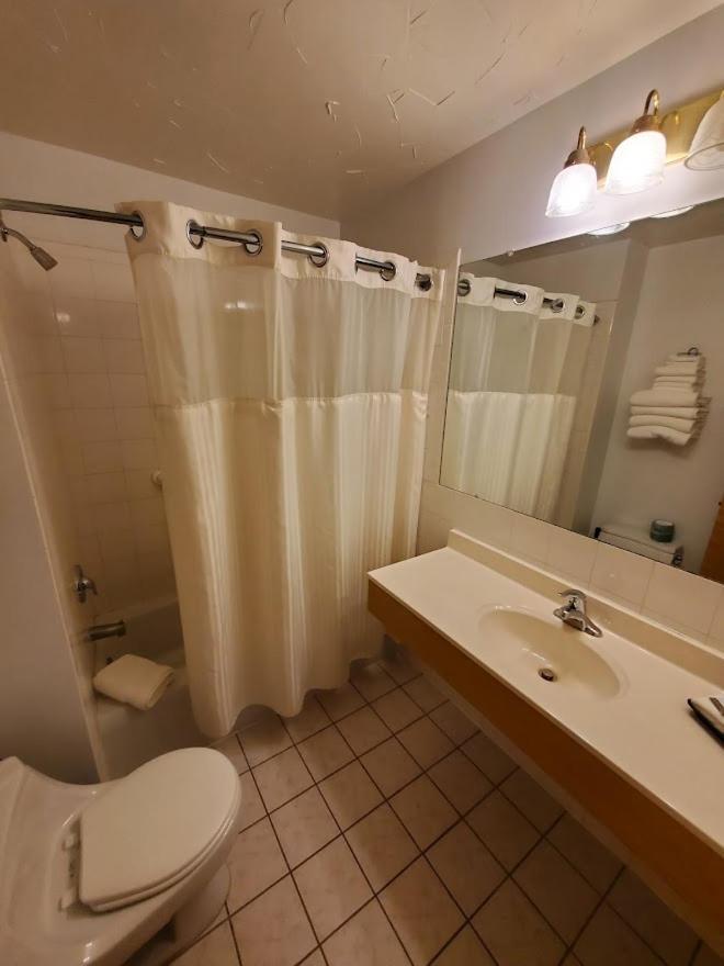 Lewis & Clark Motel